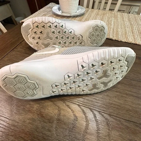 Nike Free TR 8 Women's Training Shoes Gray White Running Sneakers Size 9‎ - Picture 9 of 9